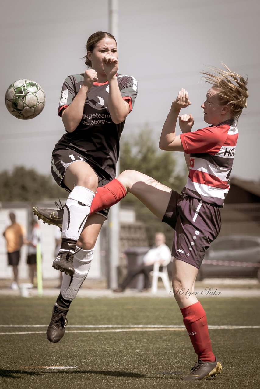 Bild 243 - wBJ Holsatia Elmshorn - VfL Pinneberg : Ergebnis: 1:4